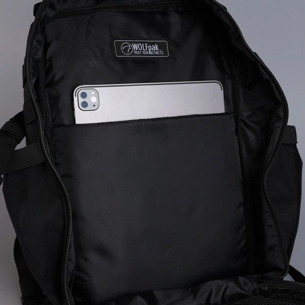 35L Backpack Black Venom