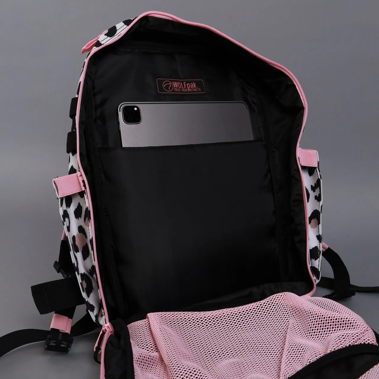 35L Backpack Leopard Pink Zip