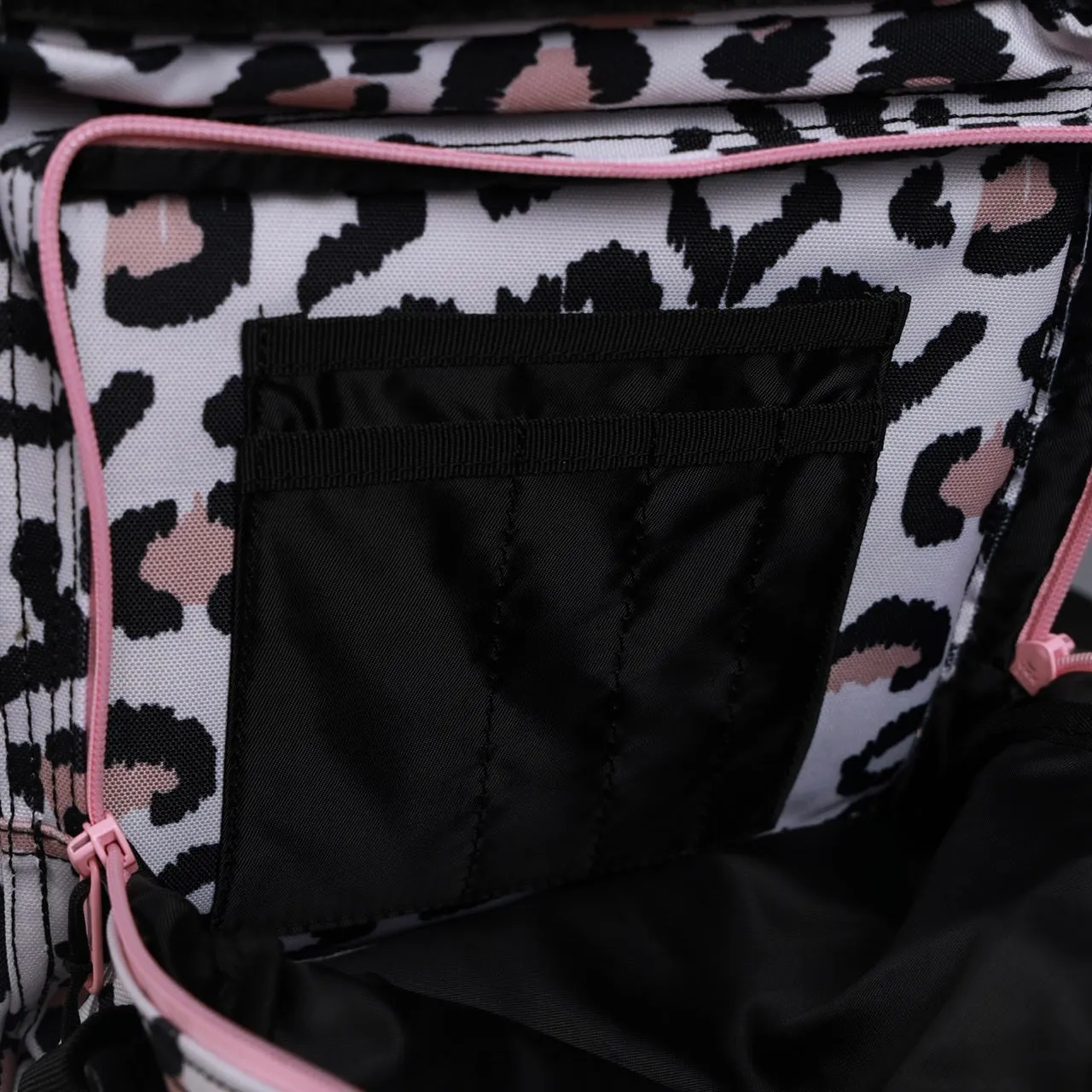 35L Backpack Leopard Pink Zip