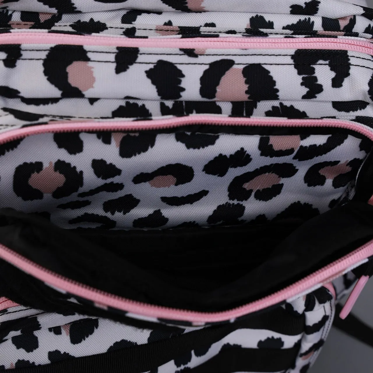 35L Backpack Leopard Pink Zip