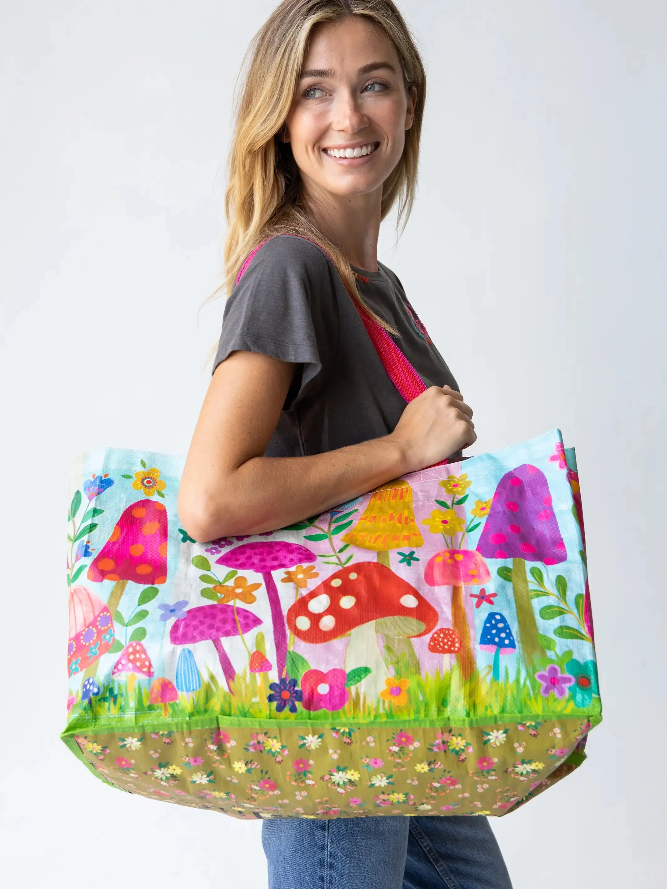 Laundry Traveling Moving Tote Bag - Mushroom