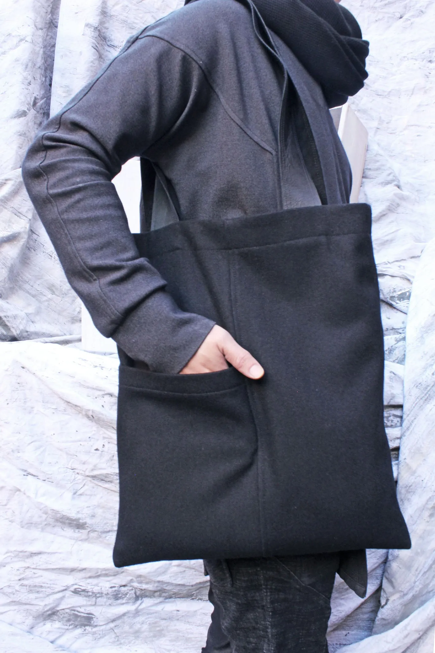 REVERSIBLE TOTE BAG - ONYX CHARCOAL